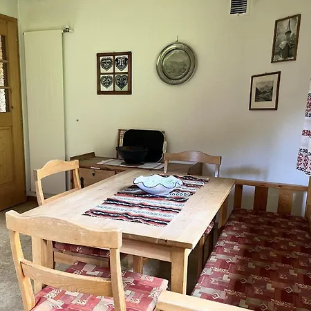 Akelei - Gross By Interhome